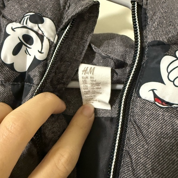 EUC H&M Baby Mickey Hooded Puffer Jacket size 18m - Picture 3 of 3